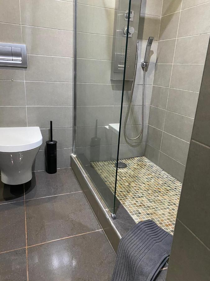 Deluxe Apartment In Albufeira Old Town, 200M Walk To Beach, Pool Parking Bagian luar foto
